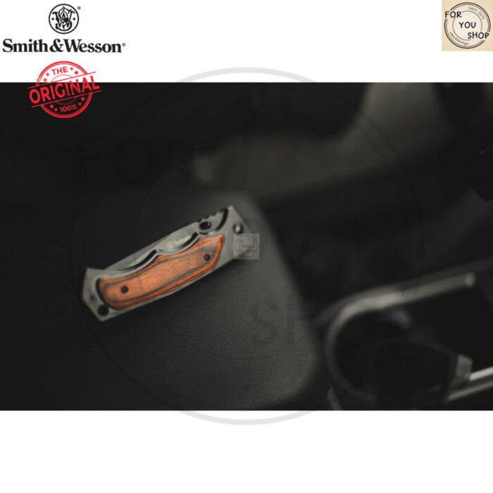มีดพับ Smith & Wesson ใบมีด 3.7 นิ้ว ทรง Drop Point สีดำ ด้ามสแตนเลสฝังไม้ ระบบ Frame Lock รุ่น 1147091
