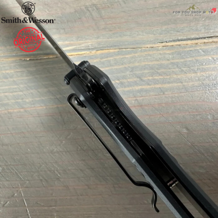 มีดพับ Smith & Wesson M&P Bodyguard MPBG30 Flipper 2.75นิ้ว ใบมีดดำ 8Cr13MoV ด้าม GFN สีดำ Liner Lock 1085890 ของแท้